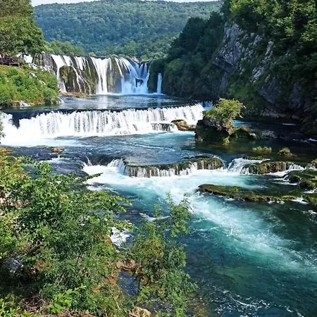 Adna شقة كولين فاكوف