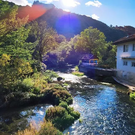 Adna شقة كولين فاكوف