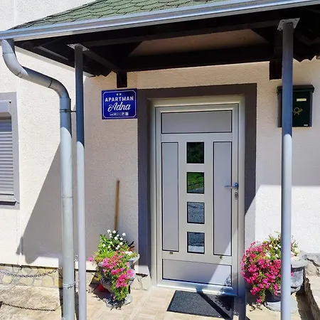 Adna كولين فاكوف