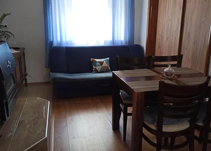 Adna קולן וקוף